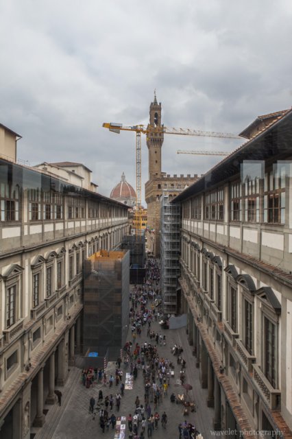 The narrow courtyard between the Uffizi's two wings, Florence The narrow courtyard between the Uffizi's two wings, Florence