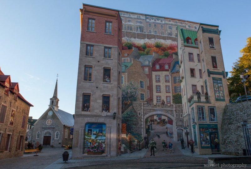 Notre-Dame-des-Victoires and Fresque des Québécois, Quebec City Notre-Dame-des-Victoires and Fresque des Québécois, Quebec City