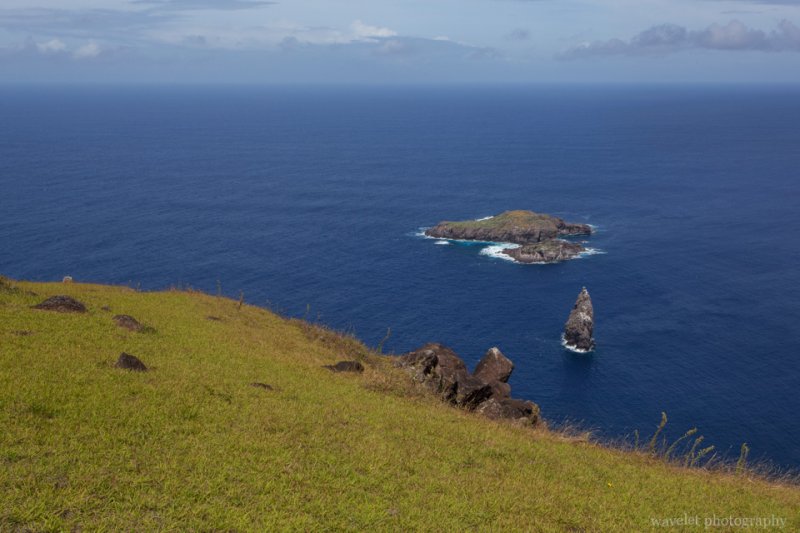 View from Orongo, Motu Nui, with the smaller Motu Iti and the sea stack of Motu Kau Kau, Easter Island View from Orongo, Motu Nui, with the smaller Motu Iti and the sea stack of Motu Kau Kau, Easter Island